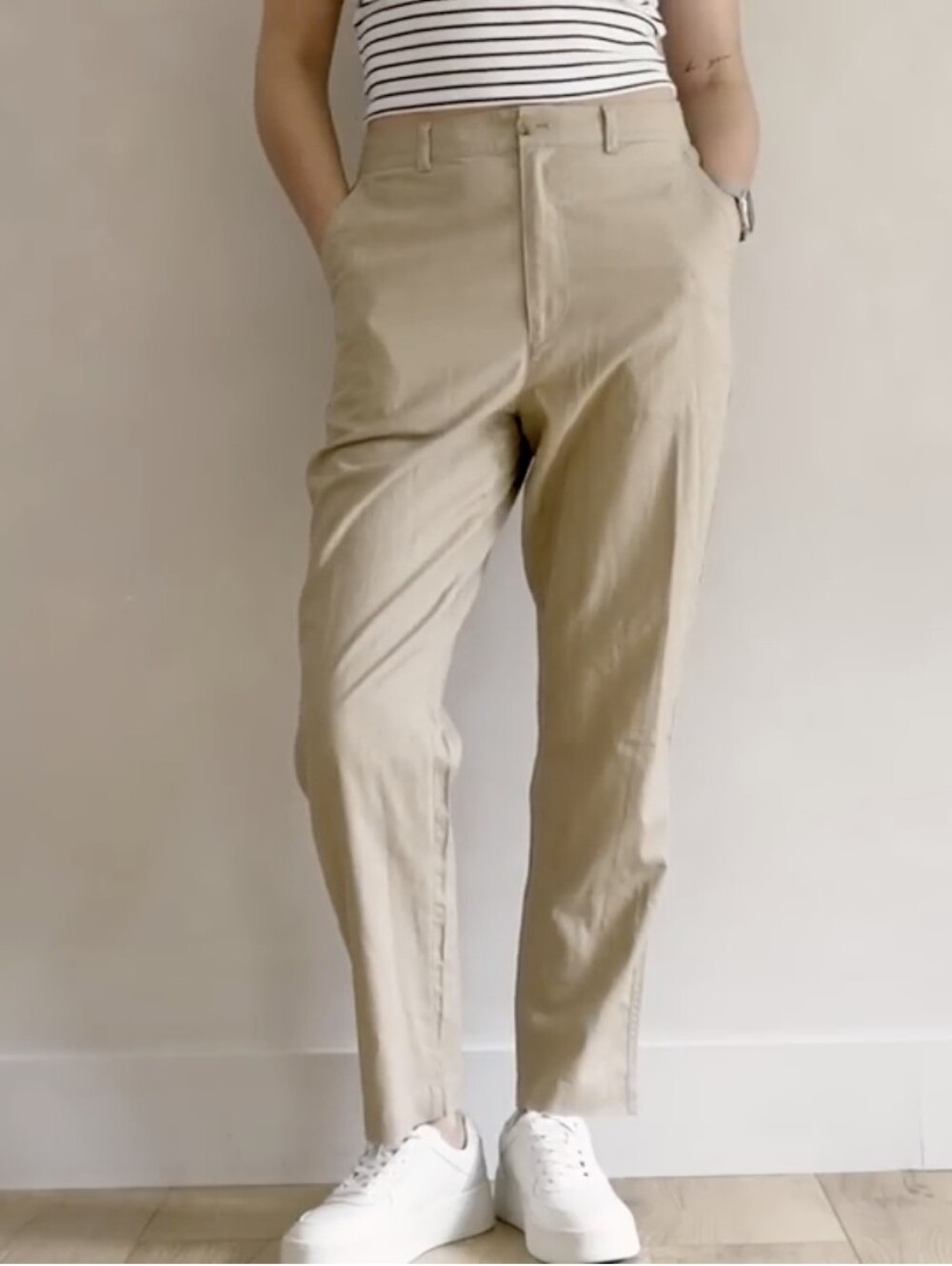 Uniqlo Linen Cotton Tapered Pants - Picture 2 of 11